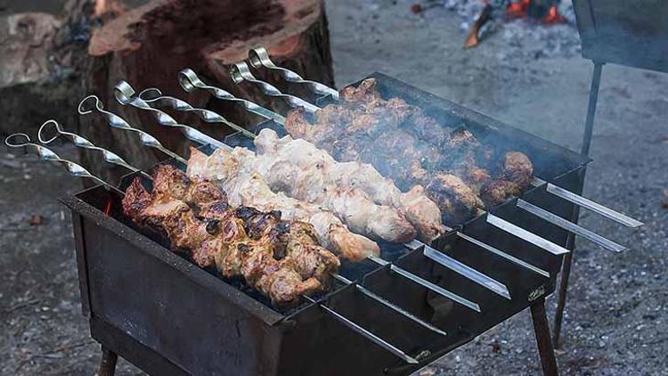 Bu hatayı sakın yapmayın, zehirleyebilir İşte şiş kebap ızgarada yapılan 9 hata...