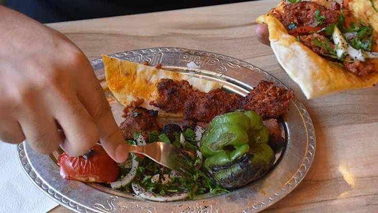 1 porsiyon yiyen 1,5 porsiyon istiyor Gaziantepte kebapçı ve beyrancılara yoğun ilgi