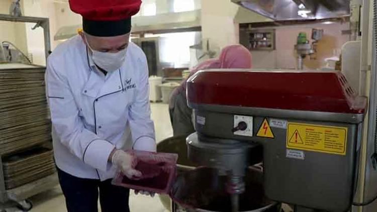 Edirnede moral olsun diye mor kurabiye üretip, ismini moralize verdiler