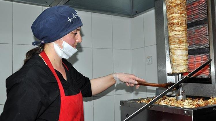 Tokatın tek kadın döner ustası