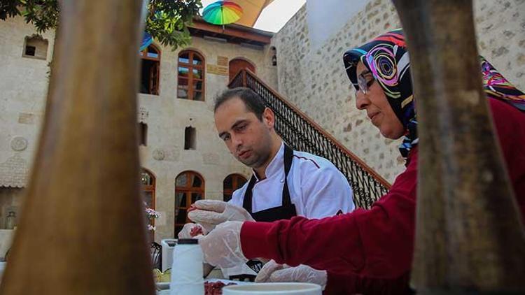 Kimse nasıl yenildiğini bilmiyor Hatayın ipe dizilen lezzeti: Kınnap kebabı