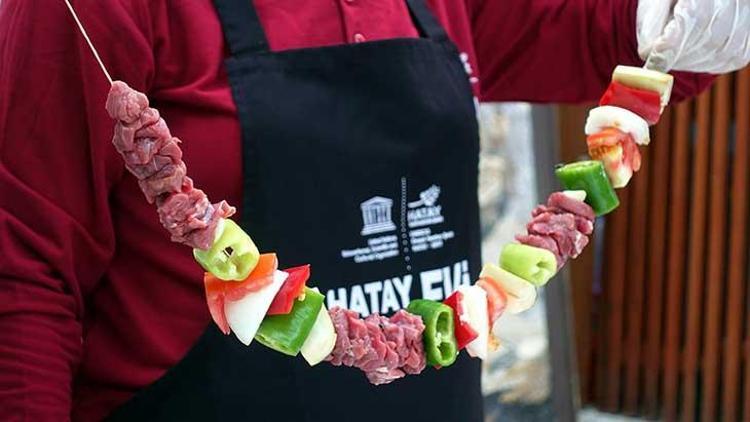 Kimse nasıl yenildiğini bilmiyor Hatayın ipe dizilen lezzeti: Kınnap kebabı