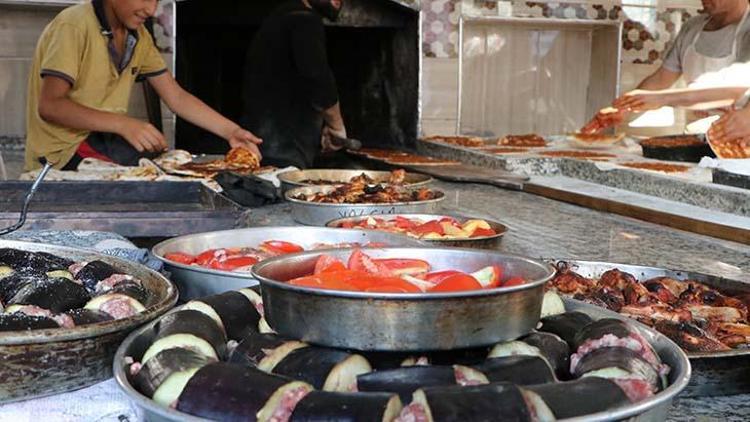 Şanlıurfanın yöresel lezzeti: Tepsi yemeği