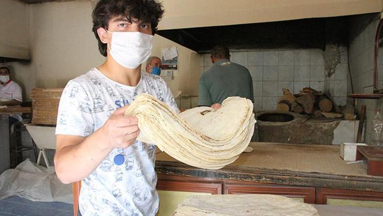 Erzincanın asırlık lezzeti lavaş 55 derecelik sıcakta hazırlanıyor