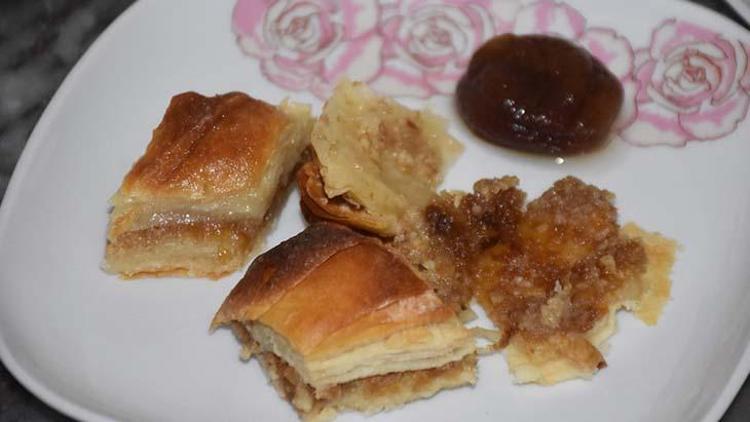 Diyabet hastalarının yiyebileceği kayısılı baklava yapıldı