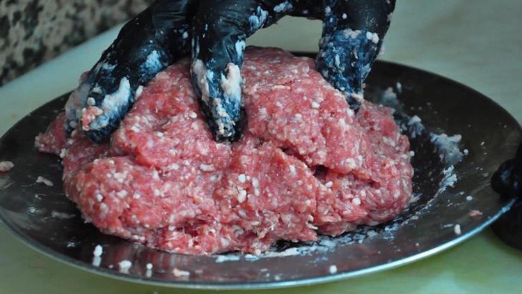 300 yıllık lezzet Manisa kebabı ekmek arasına girdi
