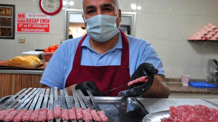 300 yıllık lezzet Manisa kebabı ekmek arasına girdi