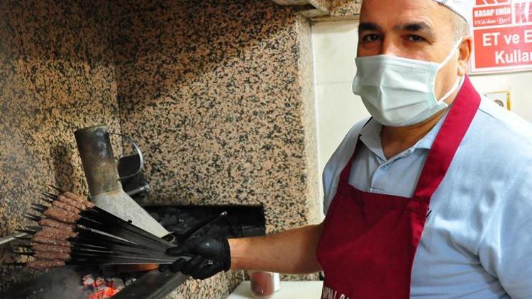 300 yıllık lezzet Manisa kebabı ekmek arasına girdi