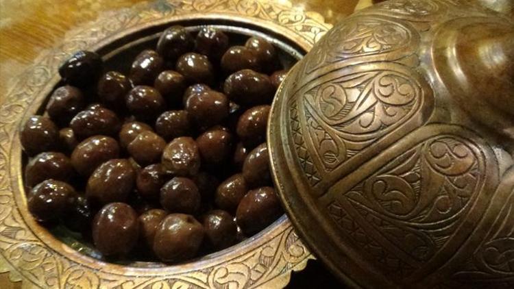 Bu zeytinler lezzetini pamuk ipliğinden alıyor 10 günde bir...