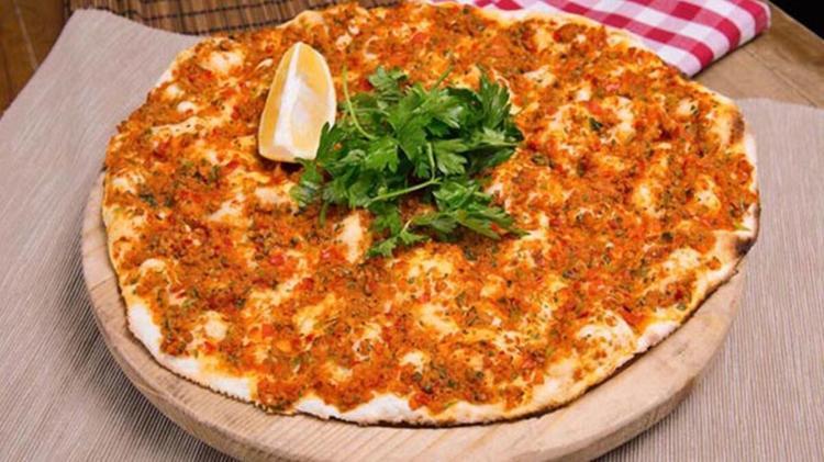 Yulaf unundan yapılan bu lahmacun kilo aldırmıyor