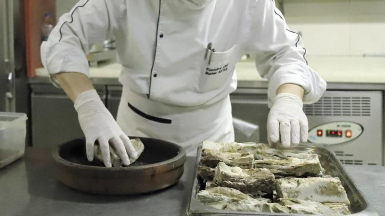 Aksaray mutfağının tescilli lezzeti tulum kebabı iftar sofralarında yer alıyor