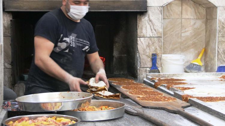 Şanlıurfanın taş fırınında pişen lezzetleri
