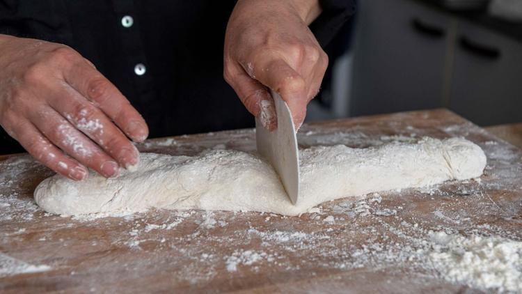 9. Hamurları kesmek için bıçak kullanmanıza gerek yok