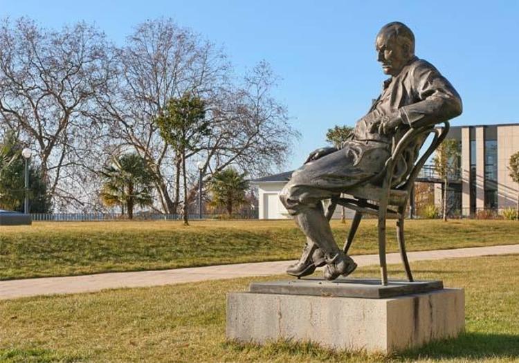 Saldırıya uğradı