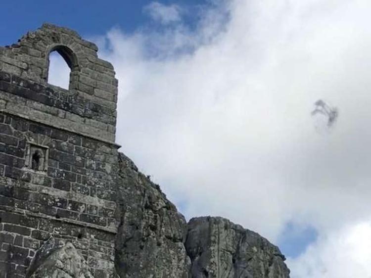 Birden ortaya çıktı