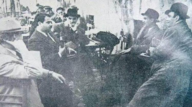 Asaf Halet Çelebi ve arkadaşları