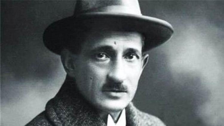 Refik Halit Karay gençleri eleştiriyor