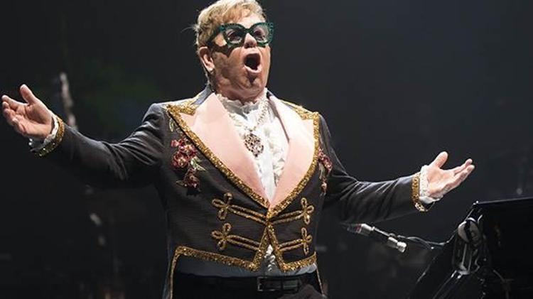 21- Elton John: 500 milyon dolar