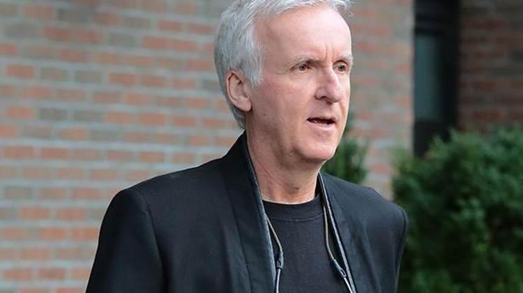 16- James Cameron: 700 milyon dolar