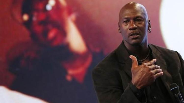 4- Michael Jordan: 1.7 milyar dolar