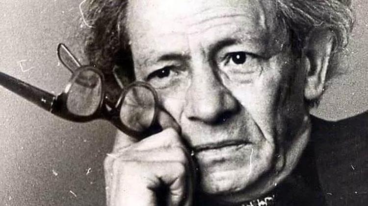 Gazete parçasını bilet diyerek...