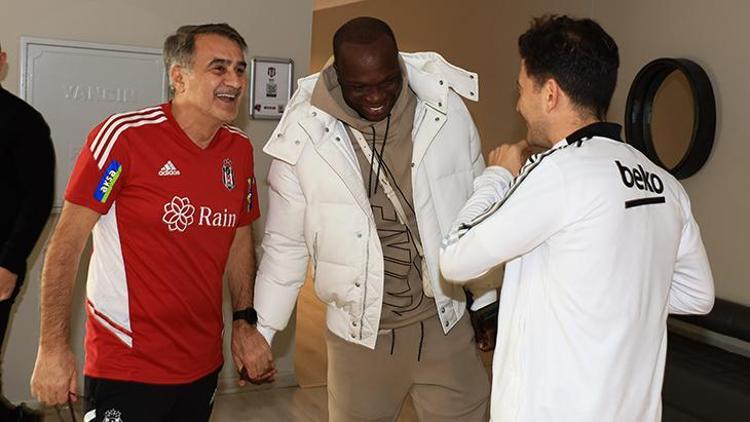 Vincent Aboubakar, Beşiktaş'ta Takım Arkadaşlarıyla Buluştu - Beşiktaş ...