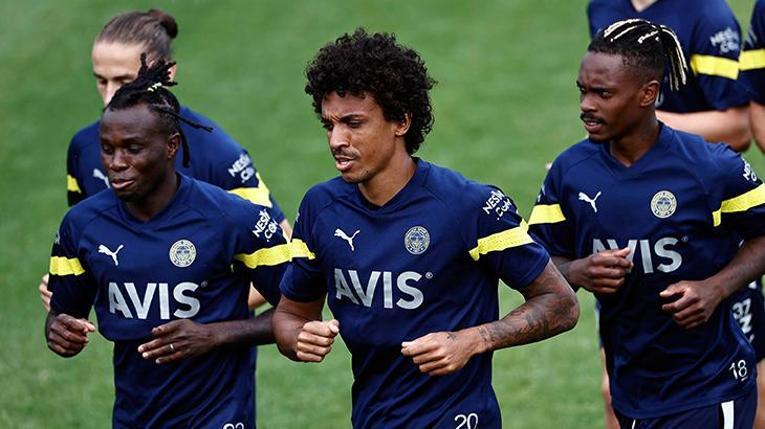 Fenerbahçeden transfer atağı Canlı yayında üç ismi birden açıkladı