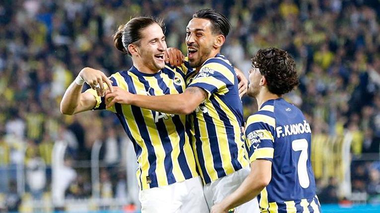 Fenerbahçe-AEK Larnaca maçında Rumları çıldırtan görüntü: Türklerin yeni meydan okuması