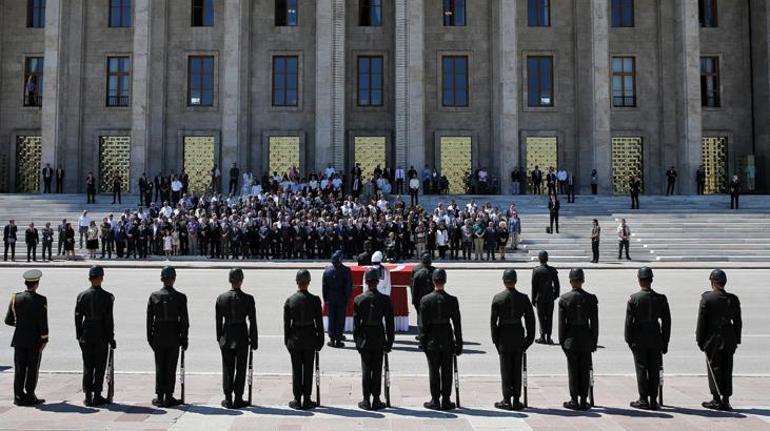 Eski Meclis Başkanı Bozbeyli için TBMMde cenaze töreni düzenlendi