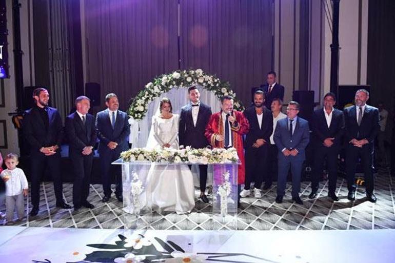 Trabzonsporun milli kalecisi Uğurcan Çakır evlendi