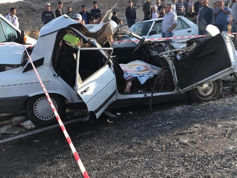 Son dakika | Otomobil TIRa çarptı: Anne ve oğlu öldü, eşi ve 2 çocuğu yaralandı