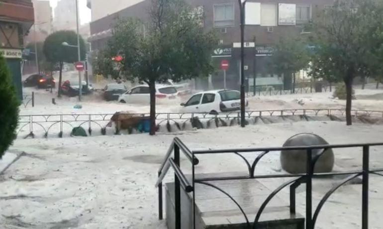 Madrid yağmura teslim: Evleri su bastı, metro ve çevre yolları kapatıldı