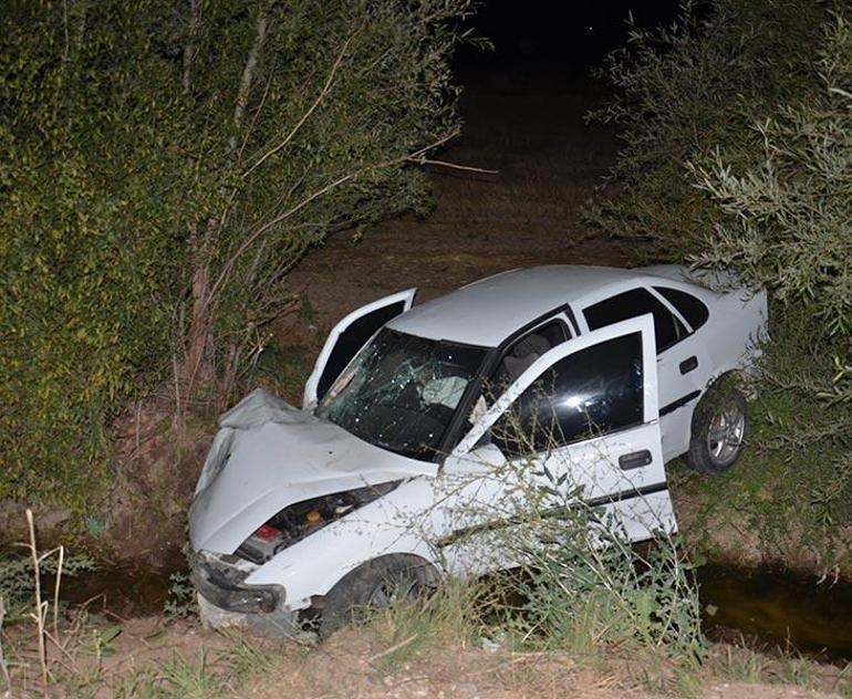 Şoför kalp krizi geçirdi, araç su kanalına uçtu