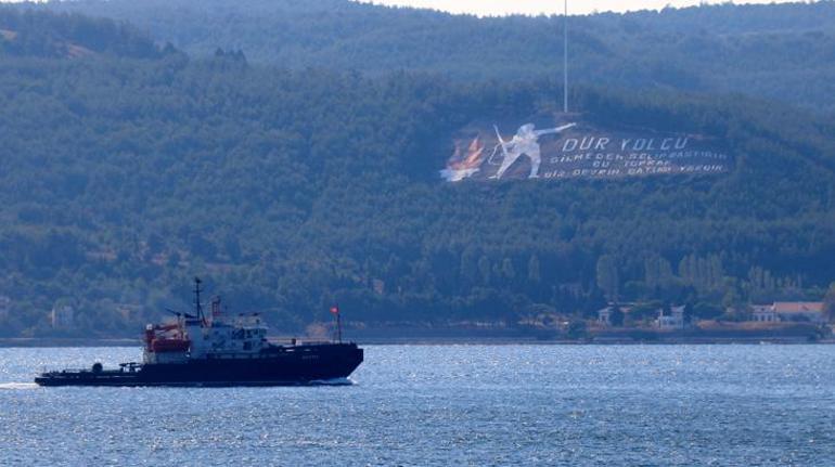 Rus askeri gemileri peş peşe Çanakkale Boğazından geçti
