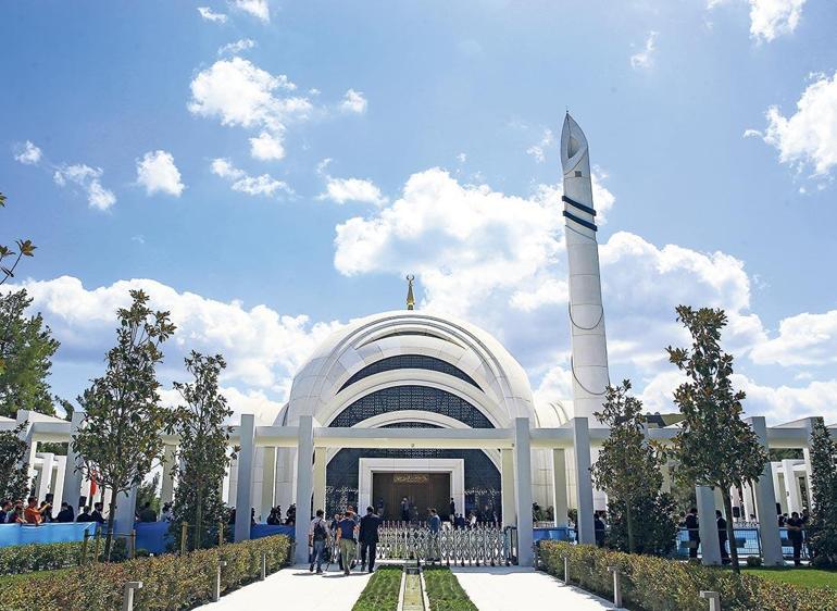 İTÜ Camii ibadete açıldı