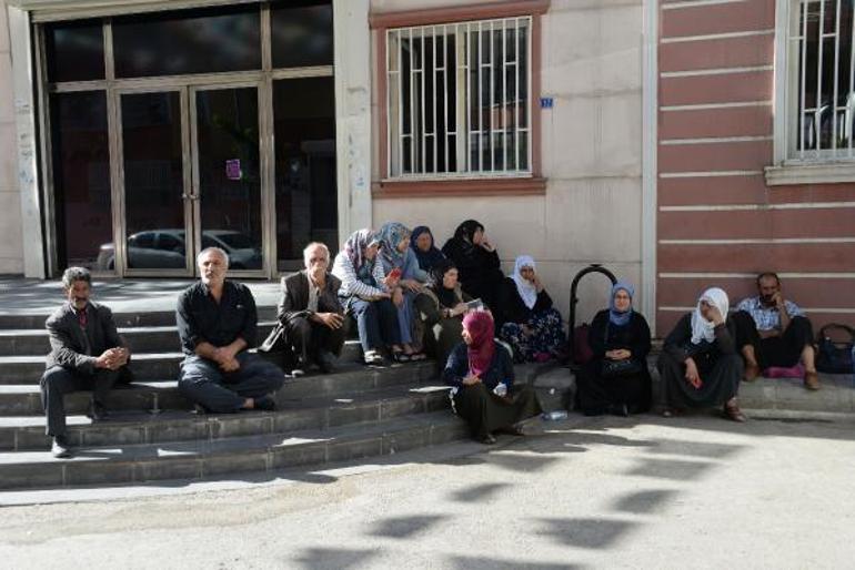 Diyarbakırda HDP önündeki oturma eyleminde gerginlik