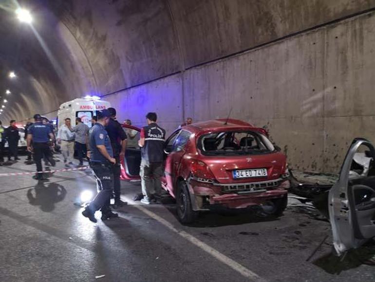 İstanbulda korkunç kaza Ölüler var...