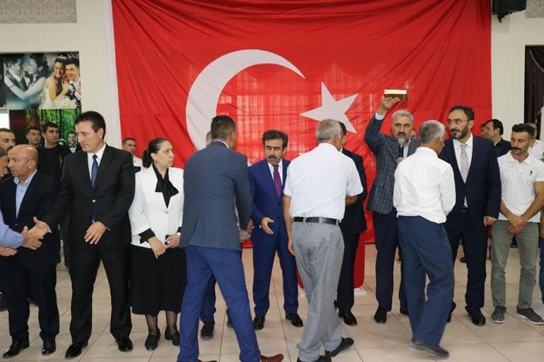 Cumhurbaşkanı Erdoğan araya girdi Husumetli aileler 8 yıl sonra barıştı