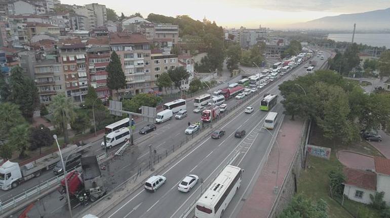 Trafik kilit Makaslayan TIR yolu kapattı...