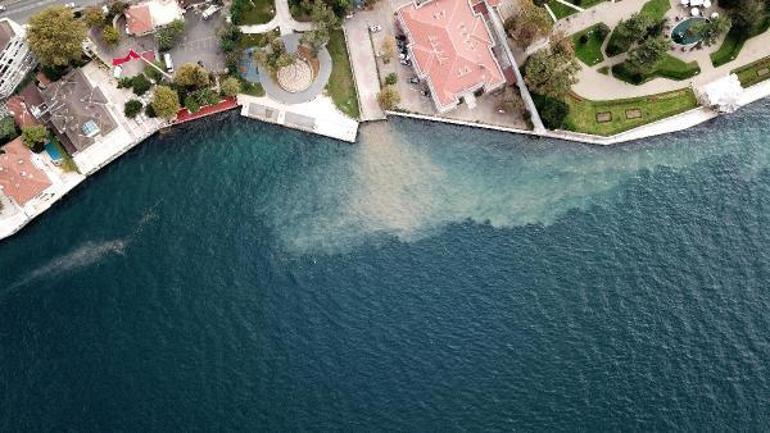 Deprem sonrasında İstanbul Boğazında dikkat çeken görüntü