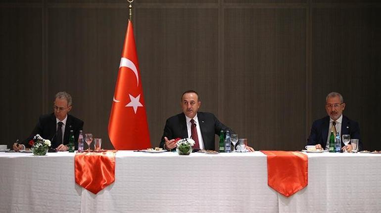 Dışişleri Bakanı Çavuşoğlu Cezayirde Türk iş insanlarıyla buluştu