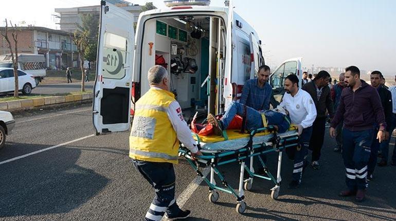 Kamyonetin çarptığı simitçi ağır yaralandı