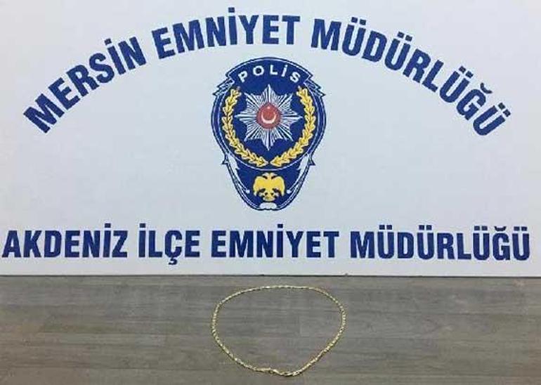 Mersinde akılalmaz olay Parkta uyuyan kişinin yanına sinsice yaklaşıp...