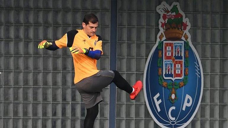 Iker Casillas yeşil sahalara döndü