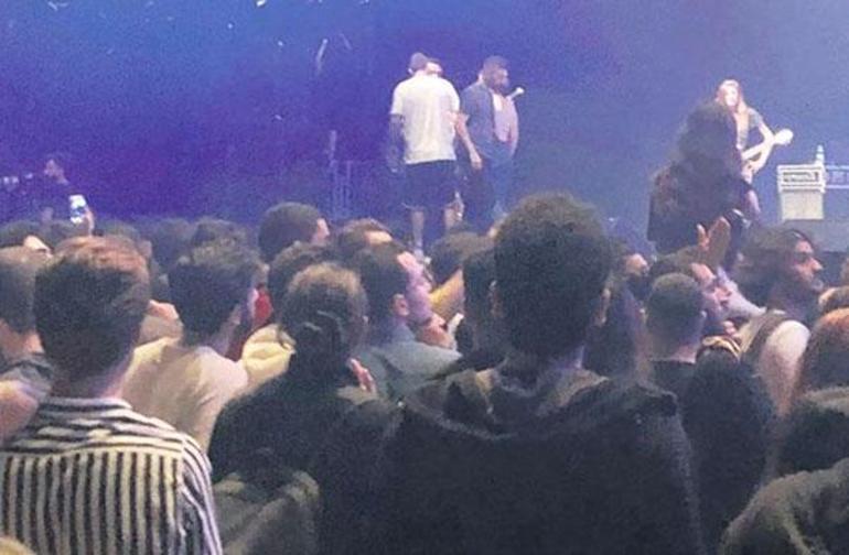 Konserde skandal Gazapizm seyirciye saldırdı
