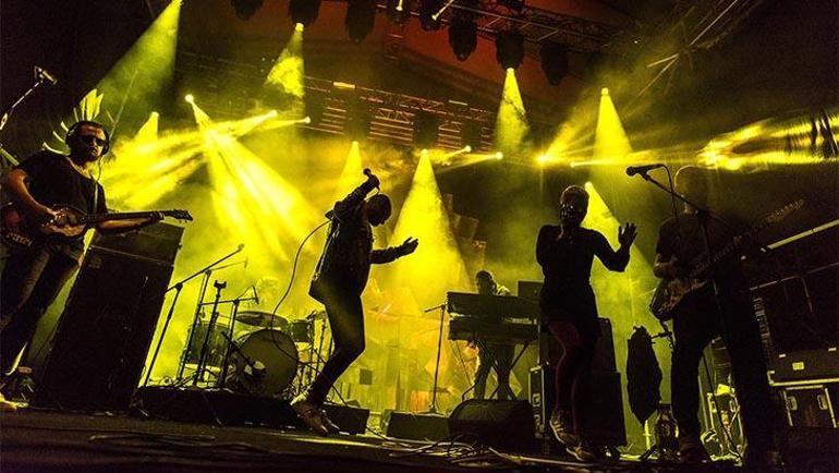 Mac DeMarco öncesi Büyük Ev Ablukada