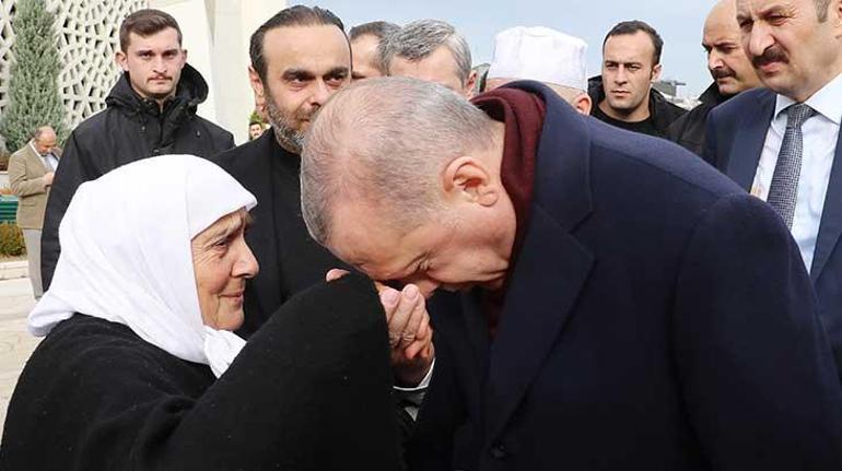 Cumhurbaşkanı Erdoğan aile yakınının cenaze törenine katıldı