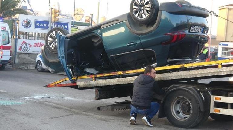 Engelli çocukları taşıyan minibüs kaza yaptı Yaralılar var