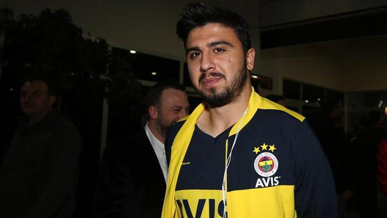 Fenerbahçede Ozan Tufan imzayı atıyor