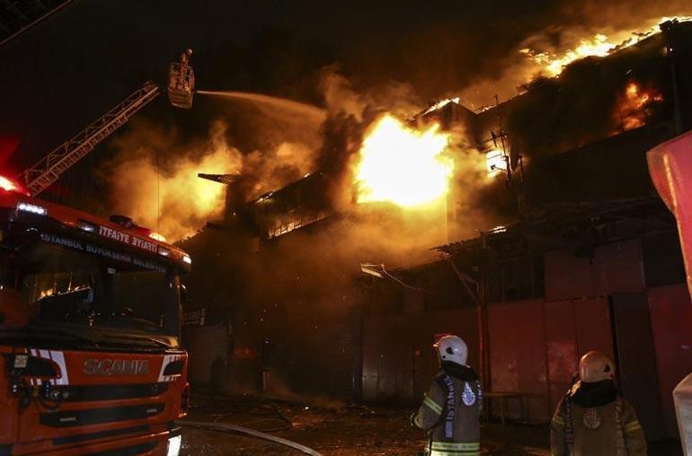 Son dakika | İstanbulda korkutan yangın: Çevre ilçelerden desteğe geldiler